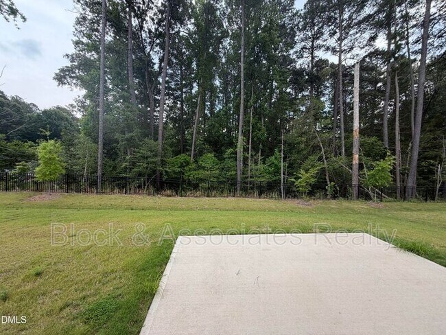 Building Photo - 611 Contento Ct