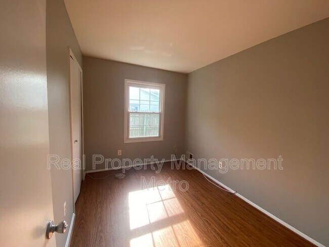 Building Photo - 1902 Stone Hearth Ct