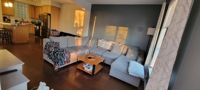 Building Photo - 800 N 8th St