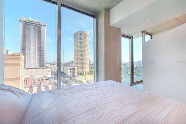 Building Photo - 777 N Ashley Dr