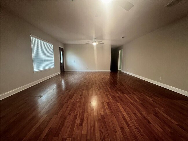 Building Photo - 795 Vogel Dr