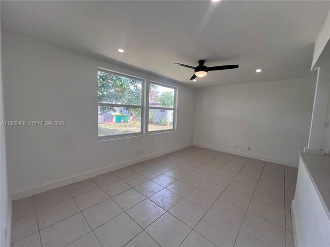 Building Photo - 7313 NW 57th Ct