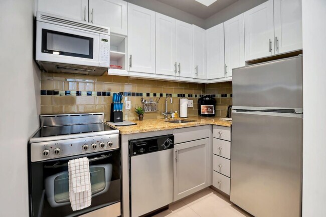 Building Photo - 1282 Broadway-SI ID344485P