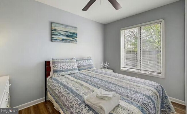 Building Photo - 105 Jamestown Rd