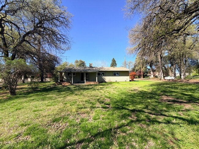 Building Photo - Just listed! Well maintained home in great location!