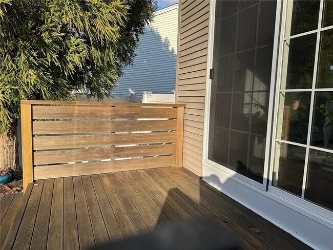 Building Photo - 83 Whiting St