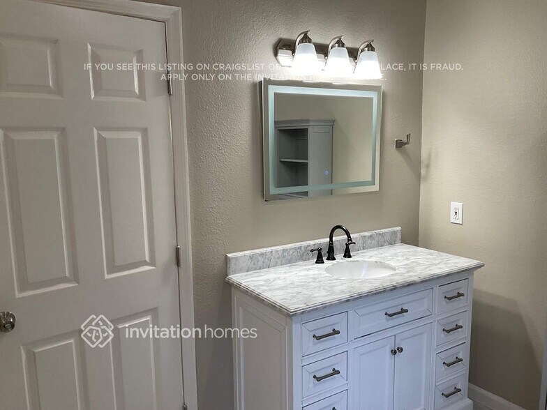 Building Photo - 11383 Aston Hall Dr