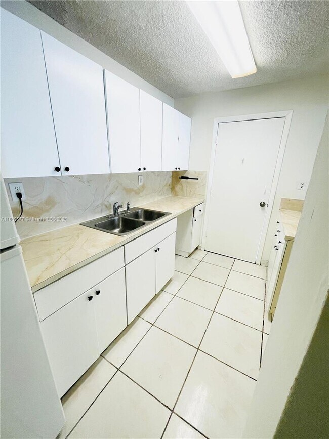 Building Photo - 20131 SW 123rd Dr