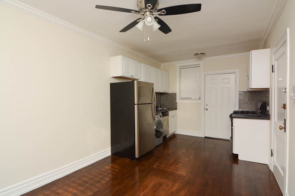 Building Photo - 1112 W Lill Ave