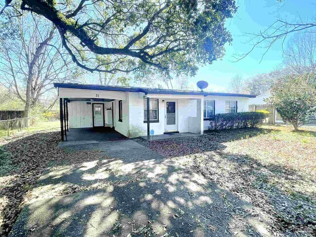 Building Photo - 31 Randolph Dr