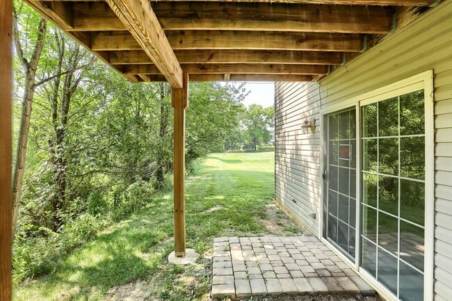 Building Photo - 35 Brook Side Dr