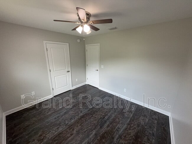 Building Photo - 4013 Brittany Ln