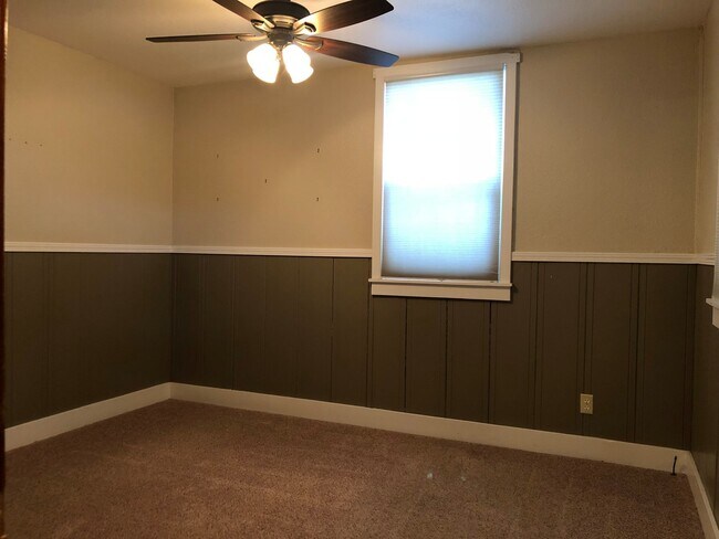 Building Photo - 1980 Sultana Dr