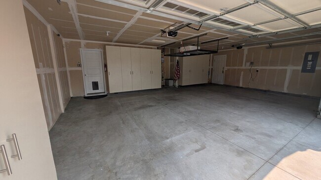 Building Photo - 10238 W Snow Wolf Dr