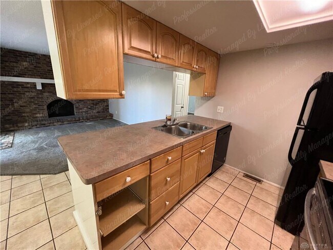 Building Photo - 170 Pinecone Ln