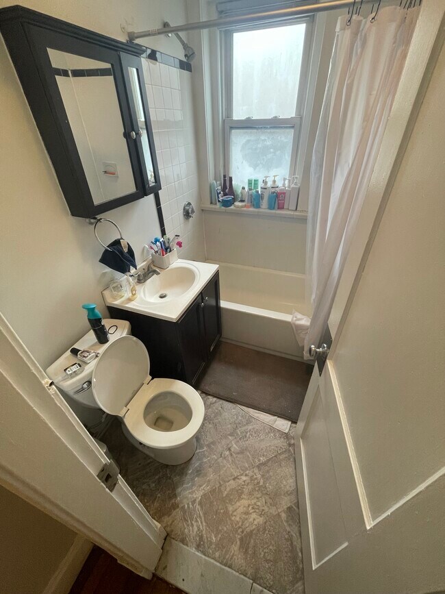 Building Photo - 235 Freeman St