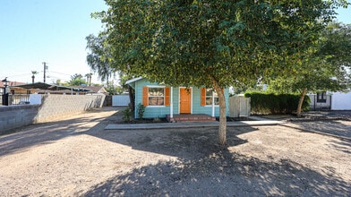 Building Photo - 1023 E Meadowbrook Ave