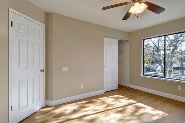 Building Photo - 970 Antelope Terrace