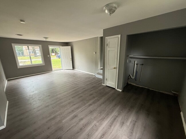 Building Photo - 1110 Richard Dr