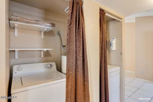 Building Photo - 1402 S Jentilly Ln