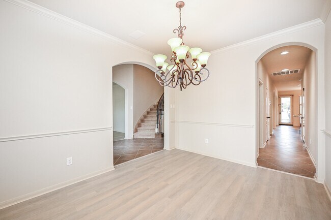 Building Photo - 19 Sandwell Place