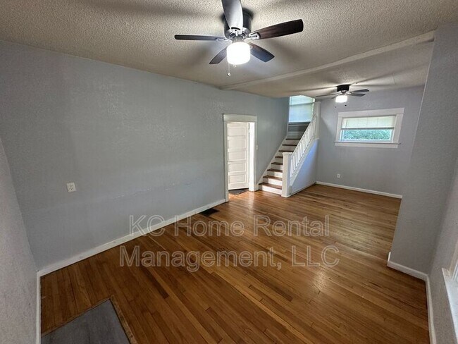 Building Photo - 6118 S Benton Ave