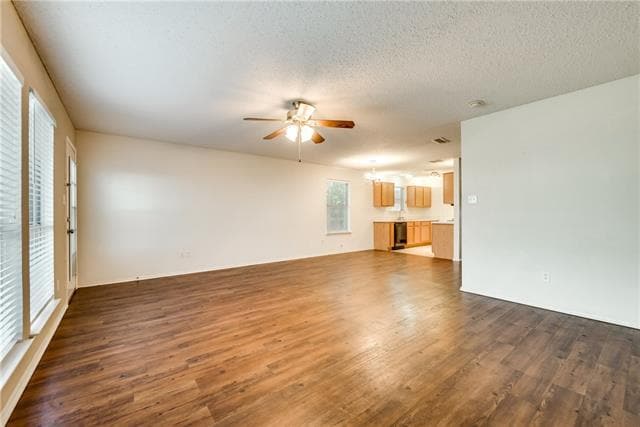 Building Photo - 7507 Kings Tr