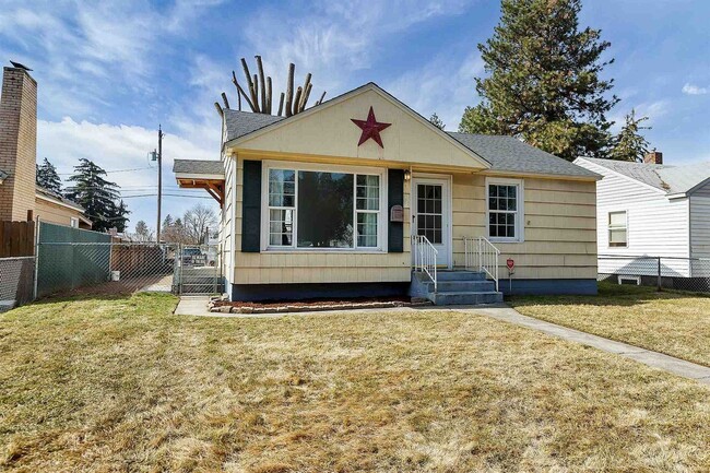 Primary Photo - 2 Bedroom 1 Bath Home in North Spokane