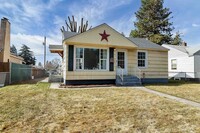 Building Photo - 2 Bedroom 1 Bath Home in North Spokane