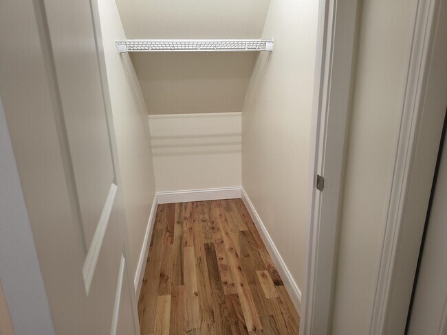 Building Photo - 386 Union Ave