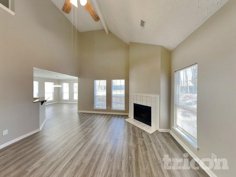 Building Photo - 55 Braelinn Creek Ct