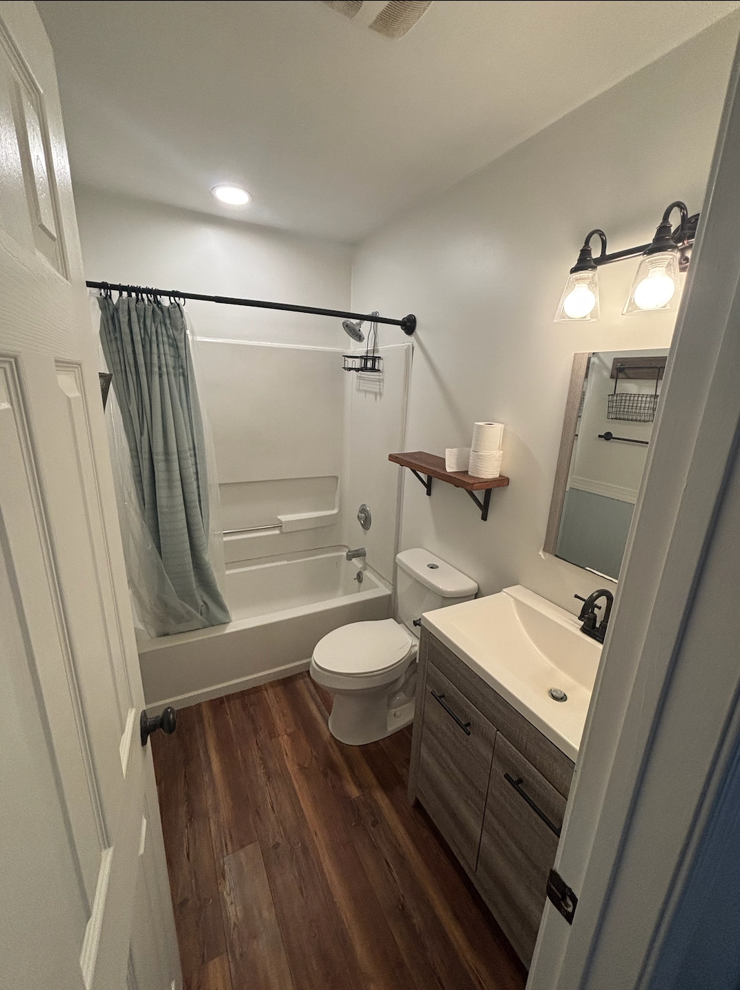 Building Photo - 2009 Quail Hollow Dr