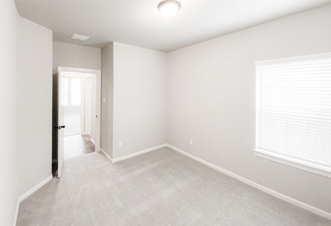 Building Photo - 2514 Chestnut Oak Cir