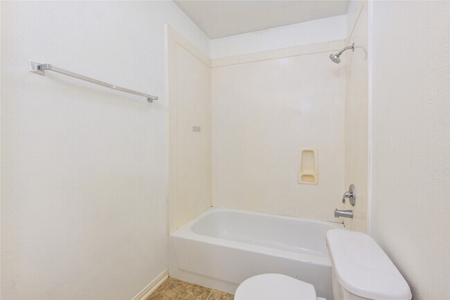 Building Photo - 2921 Indigo Dr