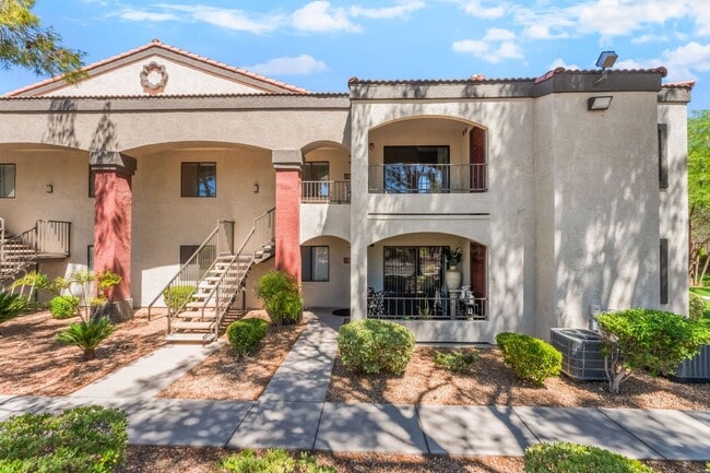 Building Photo - Gorgeous 3 Bedroom Seven Hills Condo For L...