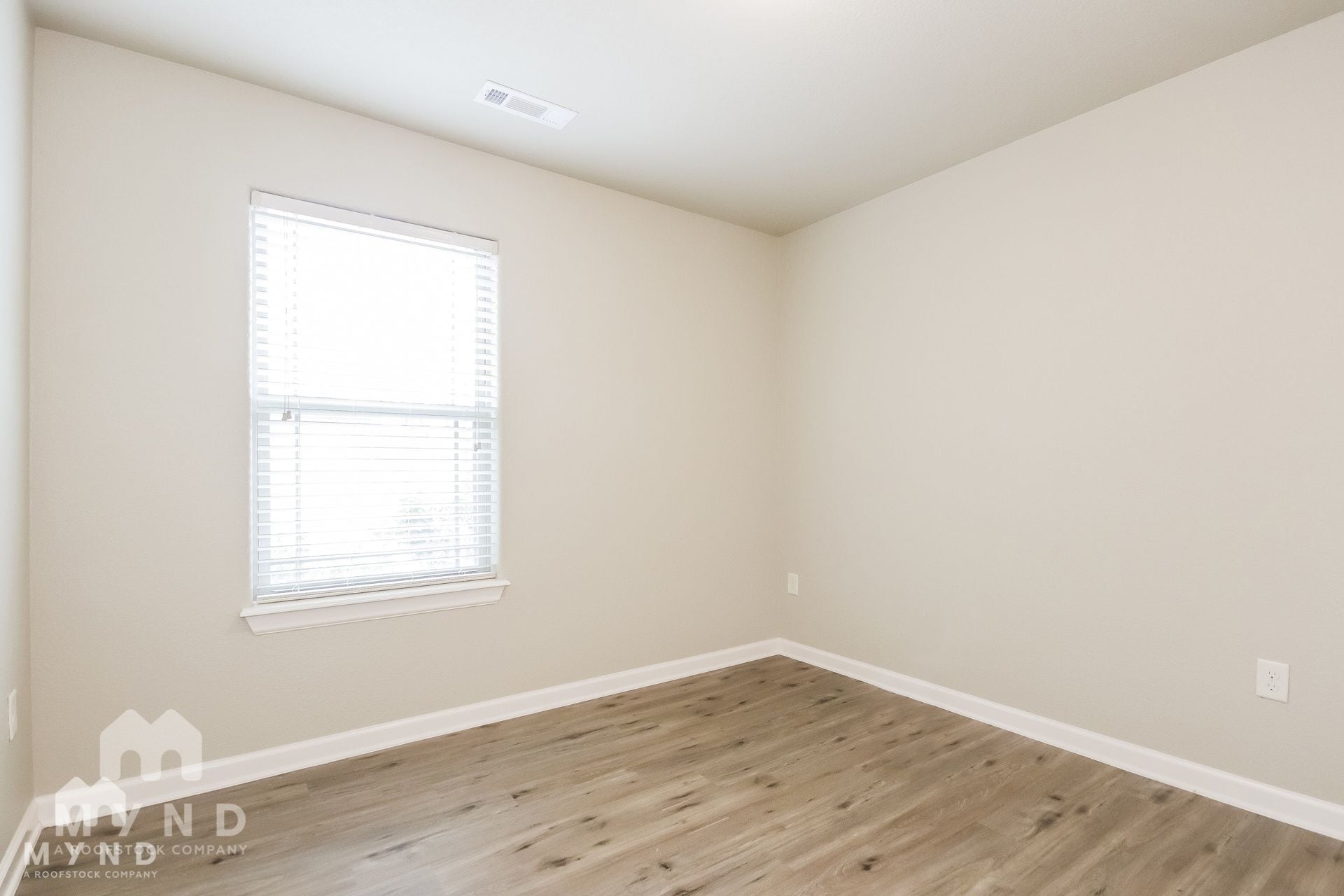 Building Photo - 421 Carlson St