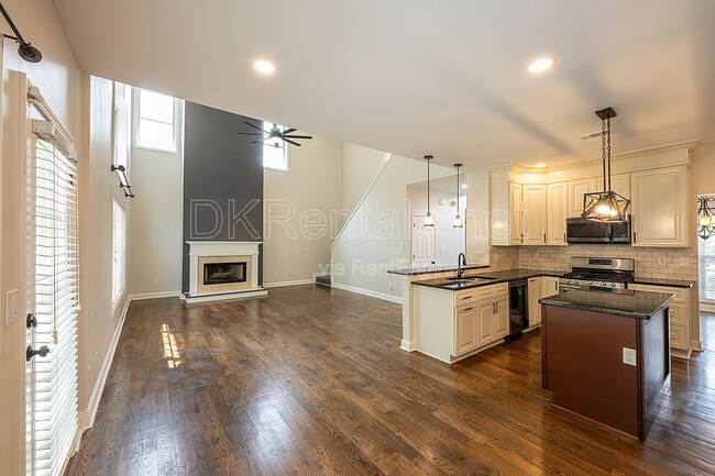 Building Photo - 1540 Hampton Hollow Dr