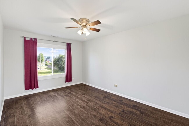 Building Photo - 7030 Park Ln Ct