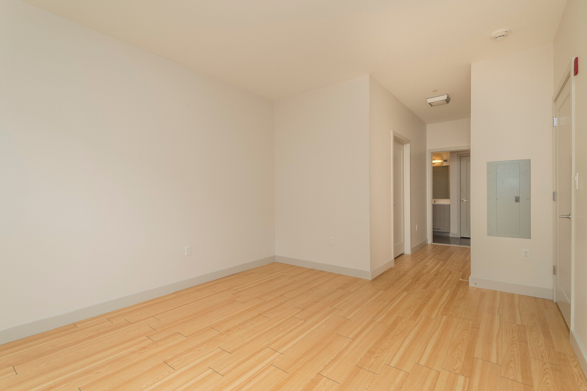 Building Photo - 320 D St