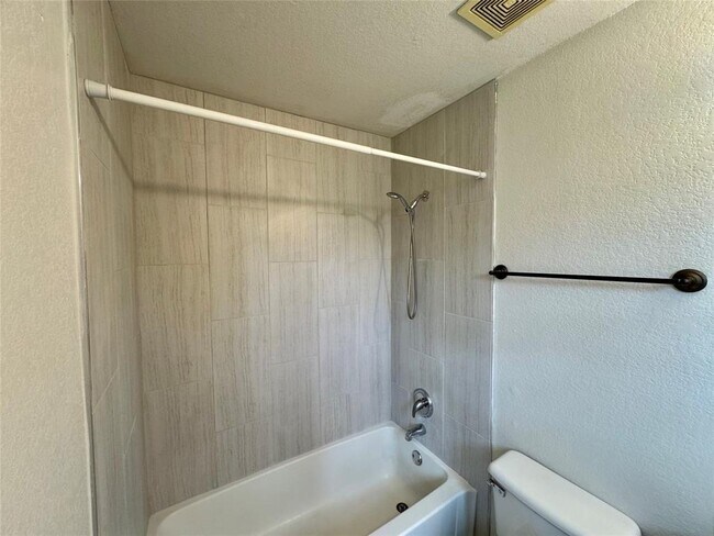 Building Photo - 304 Golden Gate Dr