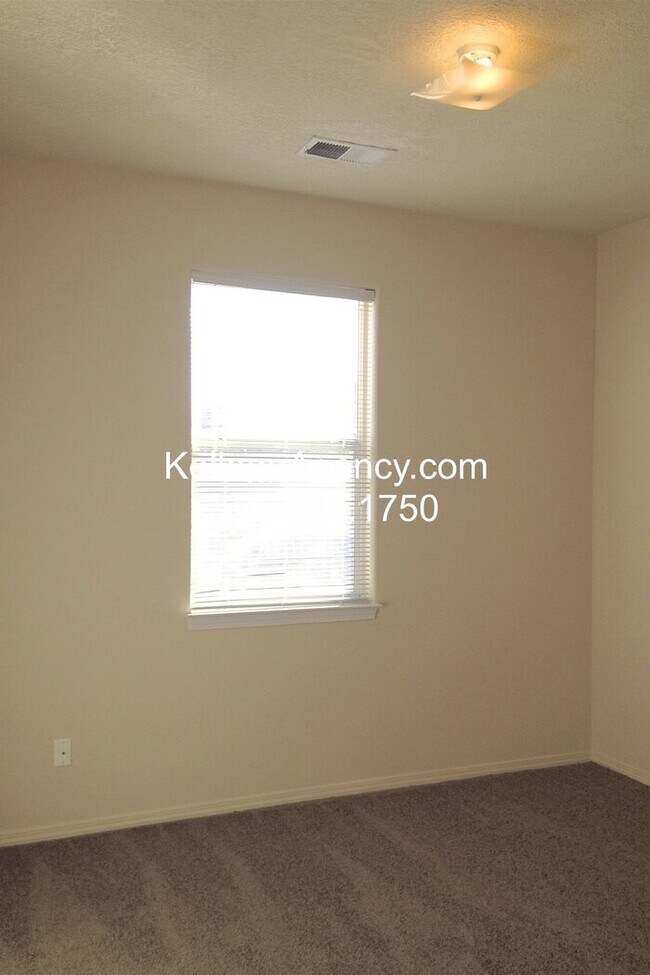 Building Photo - COMING SOON - 3 Bedroom in Cabezon Subdivi...