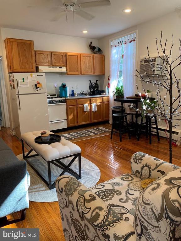 Building Photo - 923 Spruce St