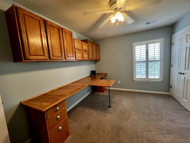 Building Photo - 1019 Golden Aspen Dr
