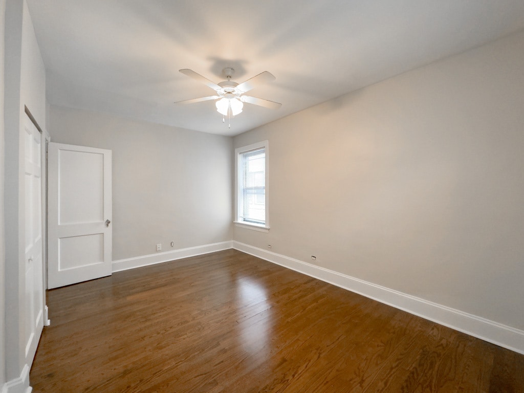 Building Photo - 1364 E 52nd St