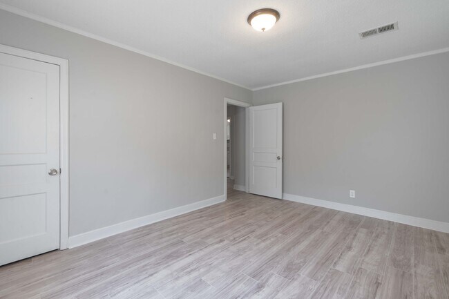 Building Photo - 1009 McEvers Rd