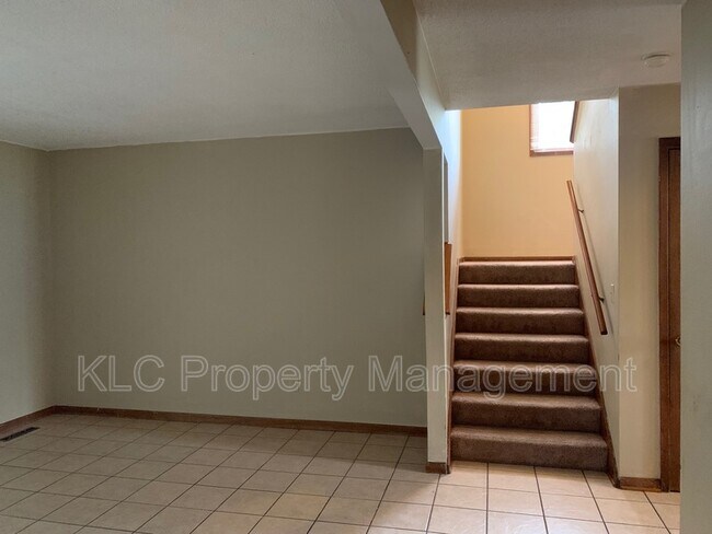 Building Photo - 1341 Stewart St