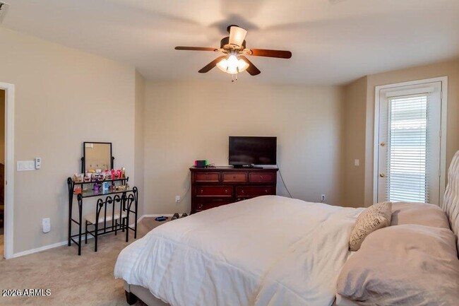 Building Photo - 16528 W Sherman St