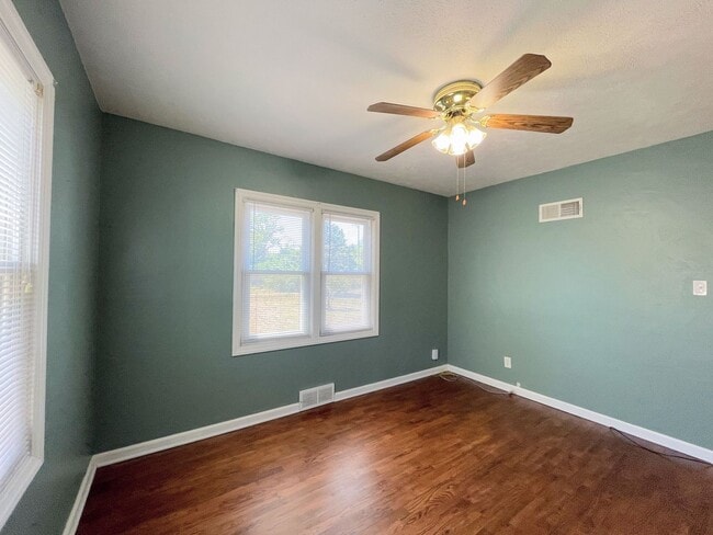 Building Photo - 2 bedroom home with finished basement