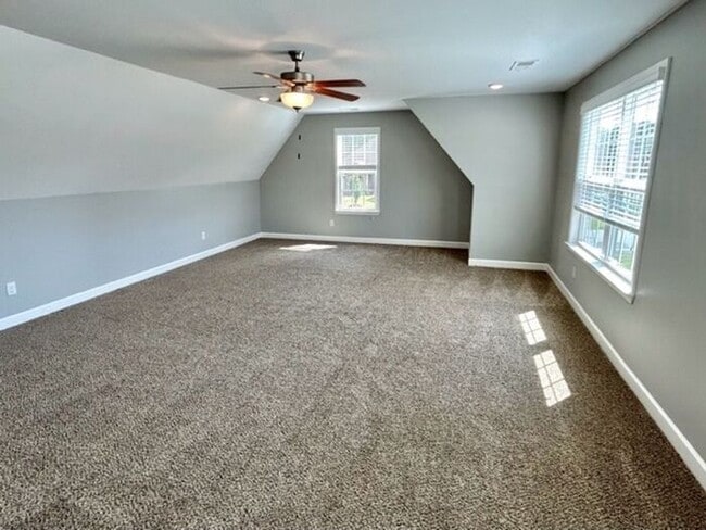 Building Photo - Available Now! Now Leasing a Spacious 4- B...