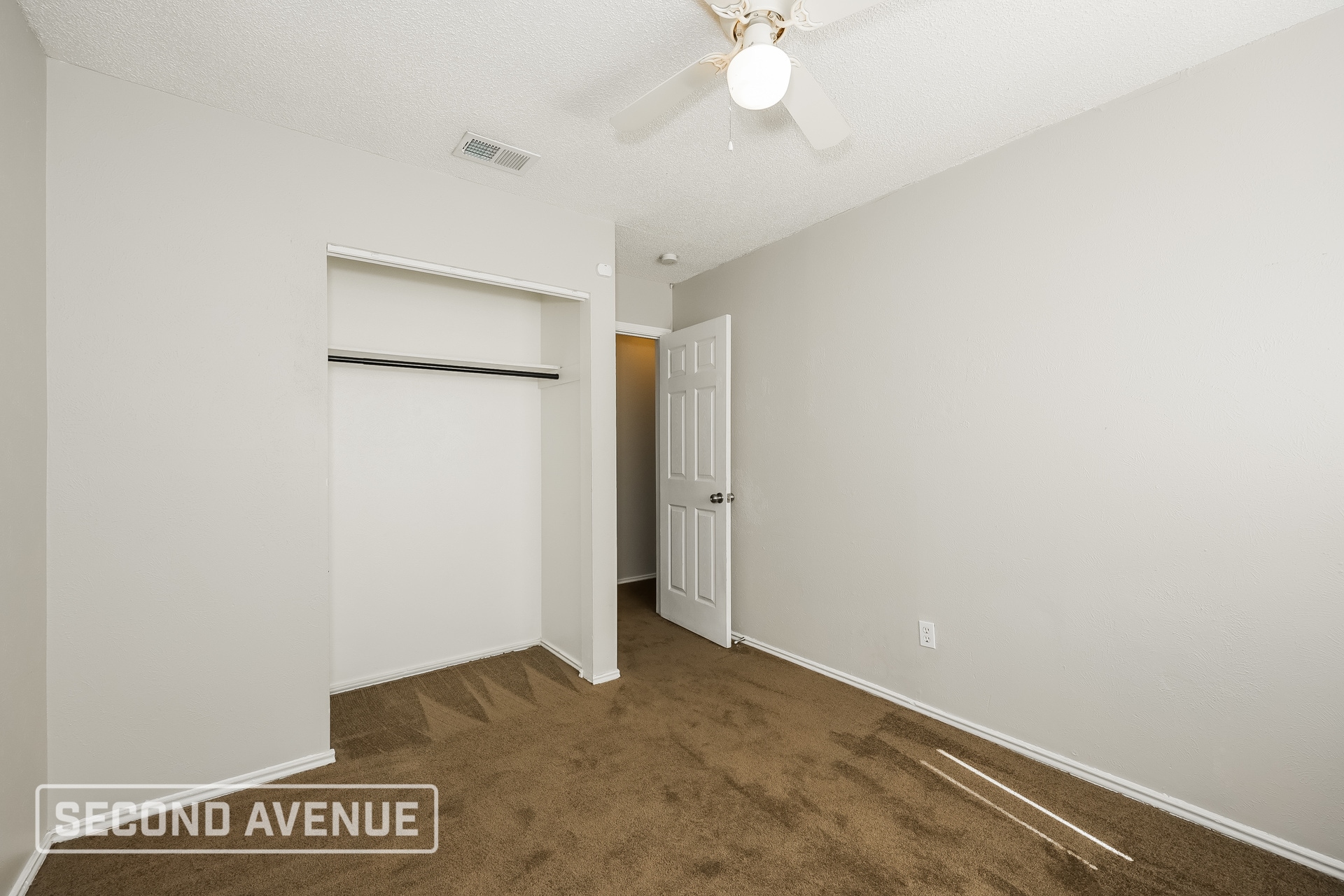 Building Photo - 1937 Red Cloud Dr